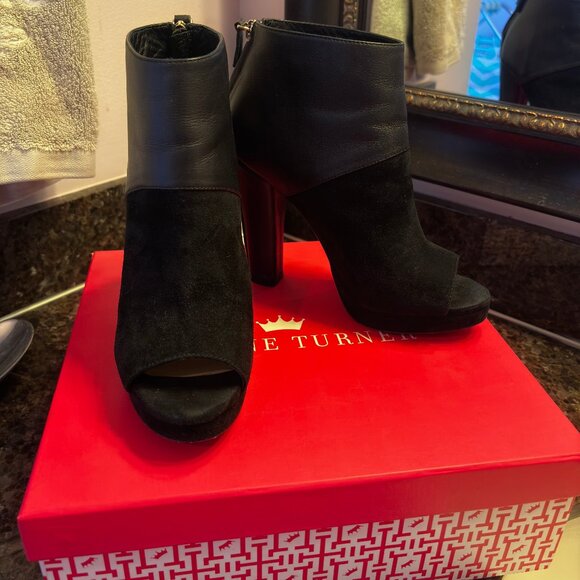 Elaine Turner Peep-Toe Black Leather & Suede Booties - Size 7.5 - Picture 1 of 5